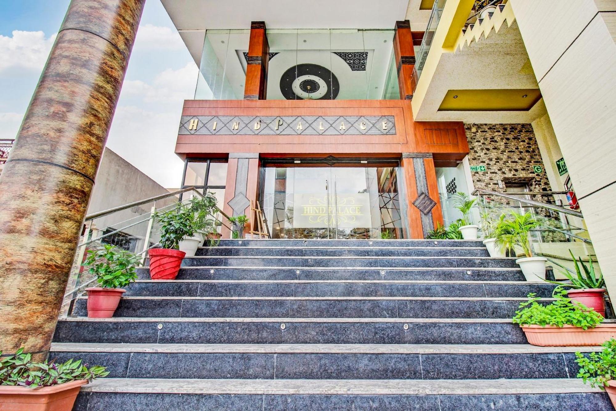 Hotel Townhouse Oak Hind Palace Near Gomti Riverfront Park Lucknow Exterior foto